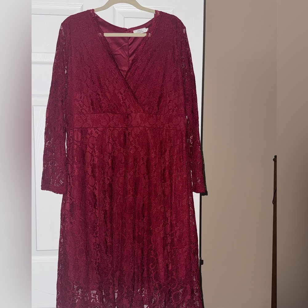 Elegant Burgundy Lace Dress